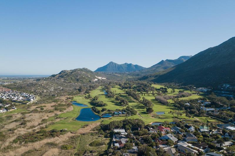 4 Bedroom Property for Sale in Clovelly Western Cape